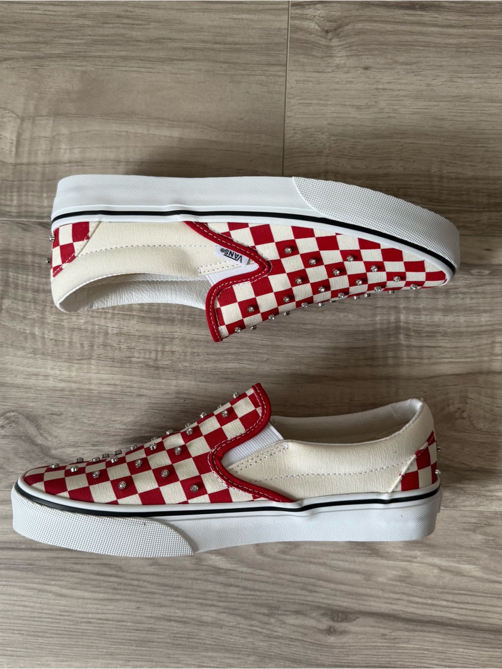 Vans Wmns Slip-On ‘Rhinestone Red’ VN000D6YIZQ Size 8.5 women’s/7 men’s NEW